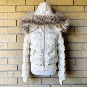 GUESS White Puffer Jacket Faux Fur Hood Size M Y2K Winter Coat